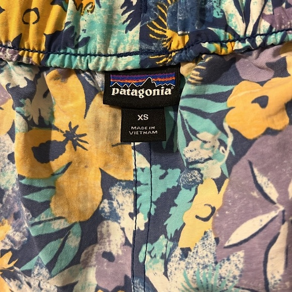 Patagonia Floral Tropical Print Women’s XS Shorts in Excellent Condition! - Picture 3 of 10
